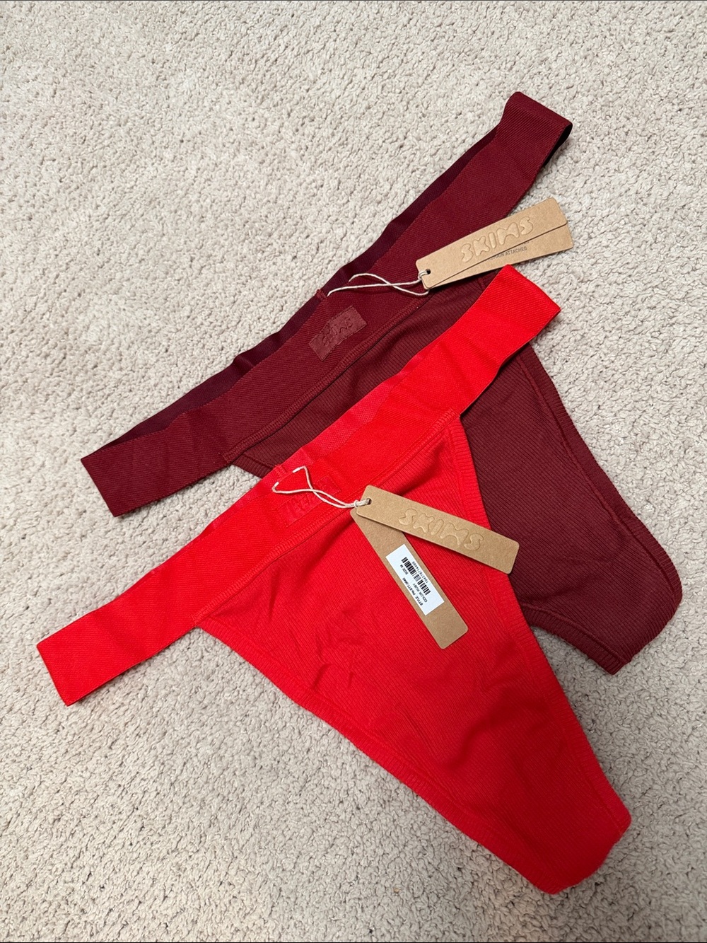 SKIMS NWT THONGS